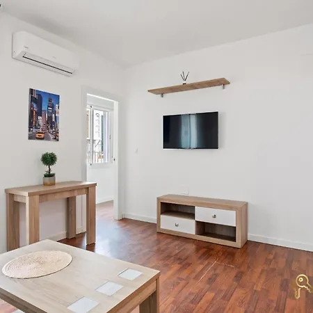 شقة Flat With Balcony مالقة