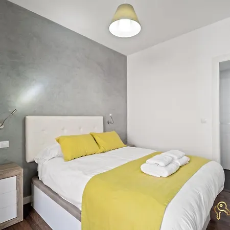 شقة Flat With Balcony